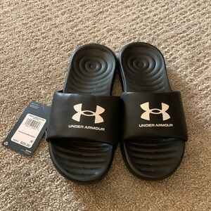 NWT Womens Under Armour Slides size 8